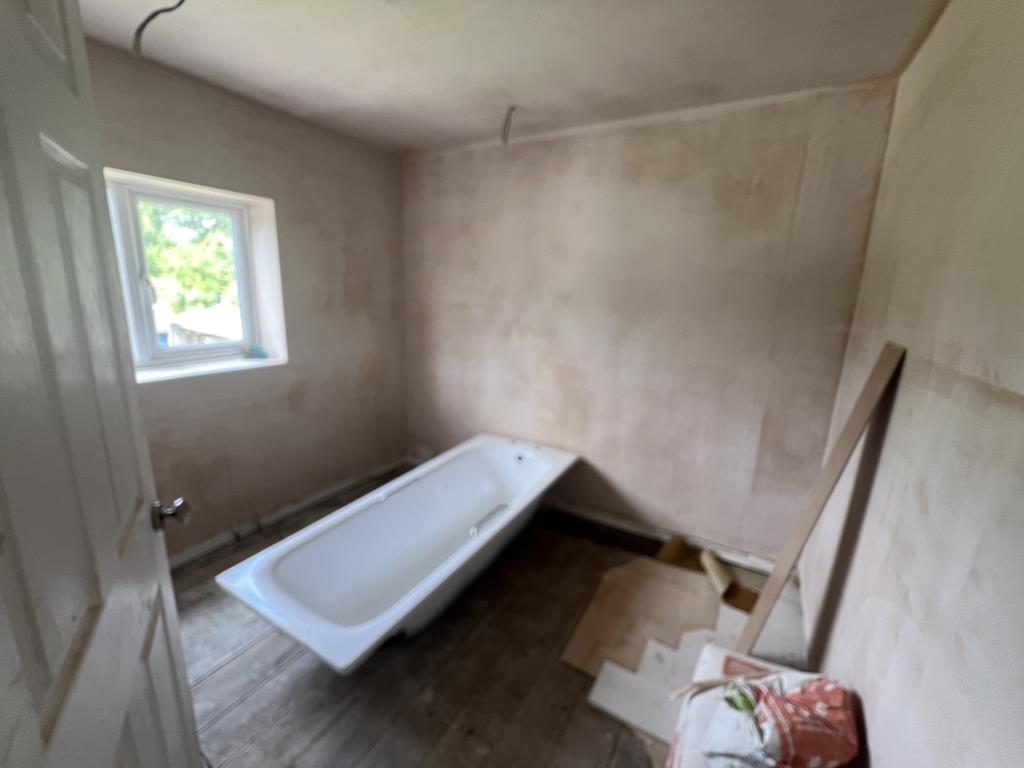 Lot: 153 - DETACHED COTTAGE FOR COMPLETE REFURBISHMENT - Proposed first floor bathroom which will be cleared